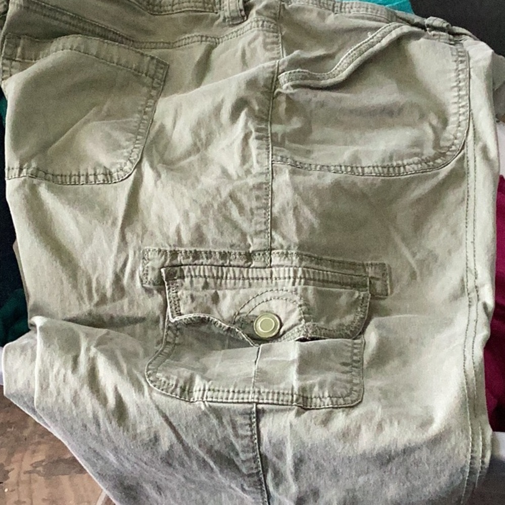 Capris - Picture 5 of 5